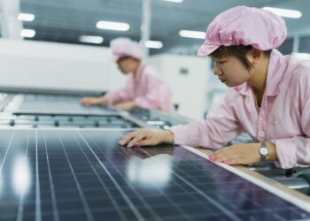 Çin'den Türkiye'ye 700 milyon dolarlık güneş paneli yatırımı