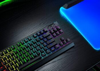 Razer’dan kablosuz, özelleştirilebilir BlackWidow V4 oyuncu klavyesi