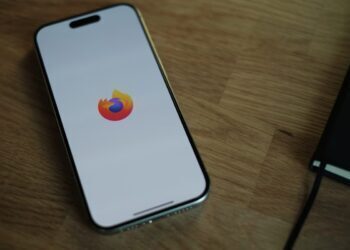 Firefox 141'in yapay zeka sekme gruplama özelliği CPU'yu yoruyor
