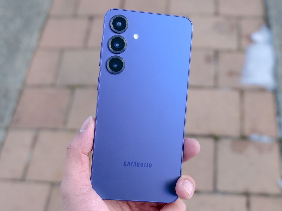Samsung’dan yeni katlanabilir telefon geliyor
