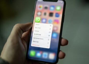 WhatsApp'tan iOS'e çoklu mesaj seçme özelliği