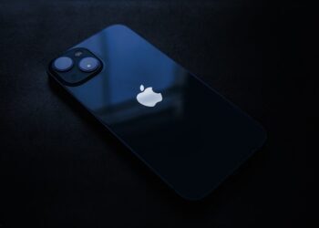 Katlanabilir iPhone'da Touch ID ve C2 modem mi?