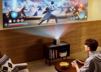 LG'den kompakt 4K ultra kısa mesafe projektör