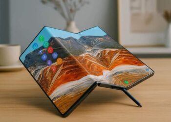 Galaxy Z TriFold: Ekranı koruyan kapak geliyor