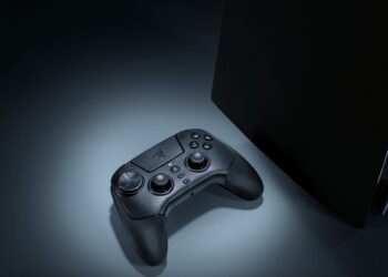Razer, PlayStation 5 için turnuva seviyesinde kablosuz kontrolcü duyurdu