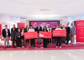 Akbank Düşünce Kulübü kapsayıcı bankacılık temalı yarışmada Harvard Yaz Okulu'na 36. öğrenciyi gönderdi