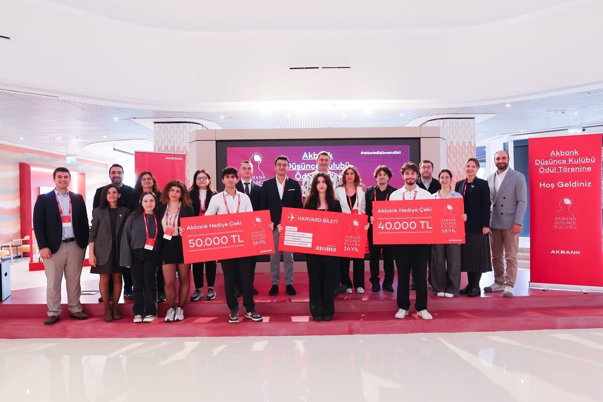 Akbank Düşünce Kulübü kapsayıcı bankacılık temalı yarışmada Harvard Yaz Okulu’na 36. öğrenciyi gönderdi
