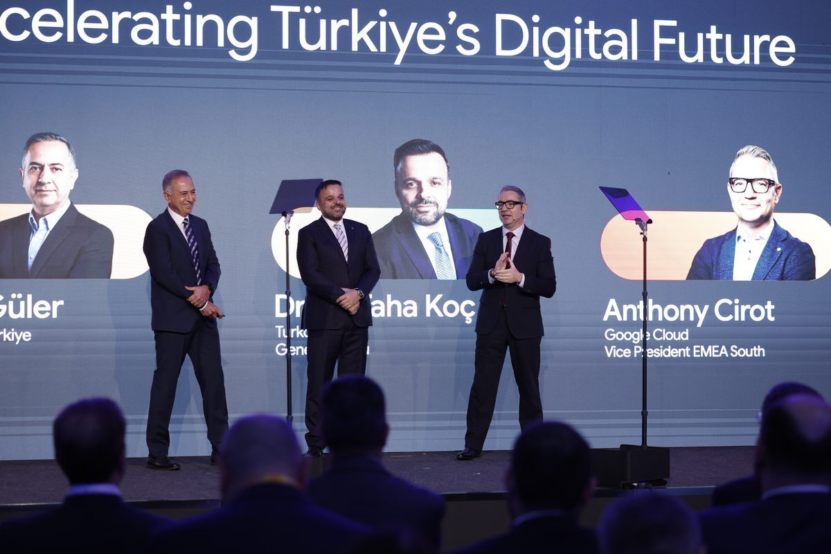 Google, Türkiye’ye 2 milyar dolarlık Google Cloud bölgesi kuruyor
