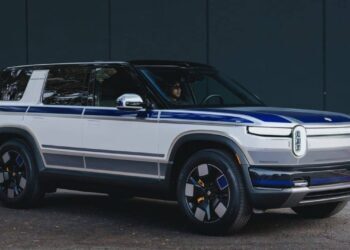 Rivian R1T R1S'ye ev yapımı AI asistanı geliyor