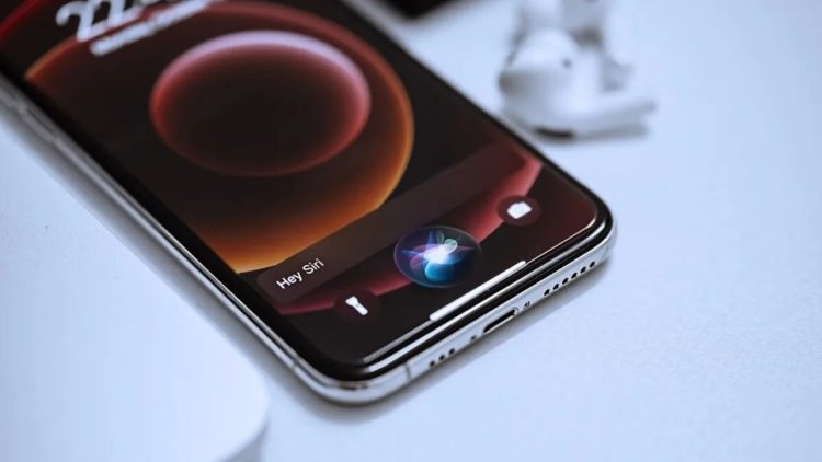 Apple Siri 3 Gemini 3 Pro ile 2026ya erteledi
