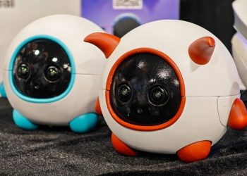 Evcil hayvanınızın artık kişisel bir kameramanı var 2 FrontierX CES 2026 Vex ve AURA