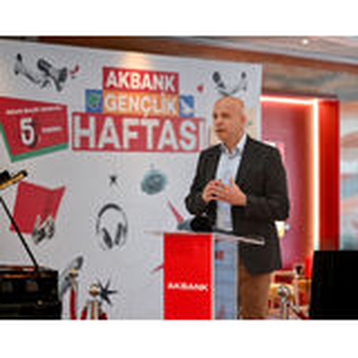 Akbank Gençlik Akademisi 360 bin gence ulaştı