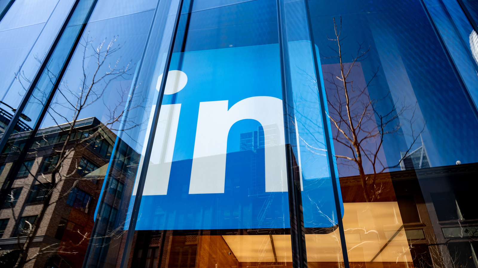 LinkedIn yaklaşık 875 çalışanını işten çıkararak küresel yapılanmaya gidiyor