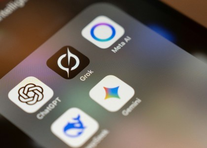 Yapılan araştırmalar, Grok, ChatGPT, Gemini ve Claude gibi popüler yapay zeka modellerinin kullanıcı bilgilerini işleme ve sunma konusundaki farklı yaklaşımlarını ortaya koydu