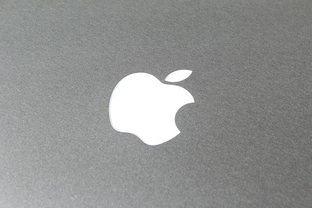 Apple dokunmatik MacBook’u M5 işlemcilerle çıkarabilir