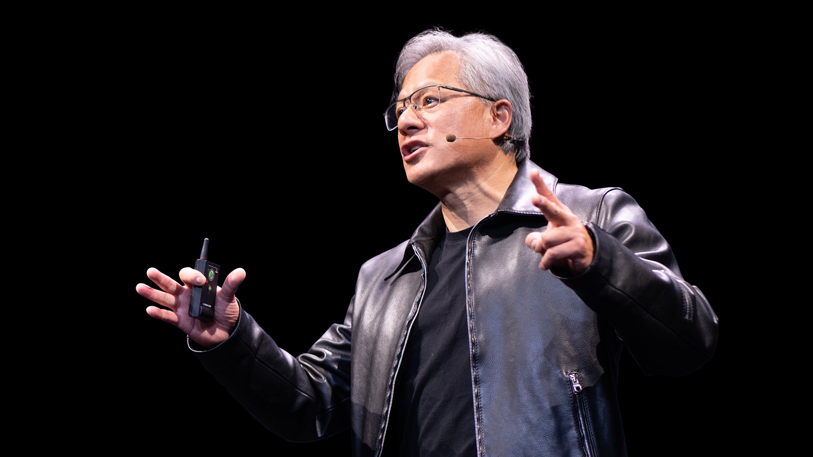 Nvidia CEO’su çip sektöründe çöküş beklemiyor
